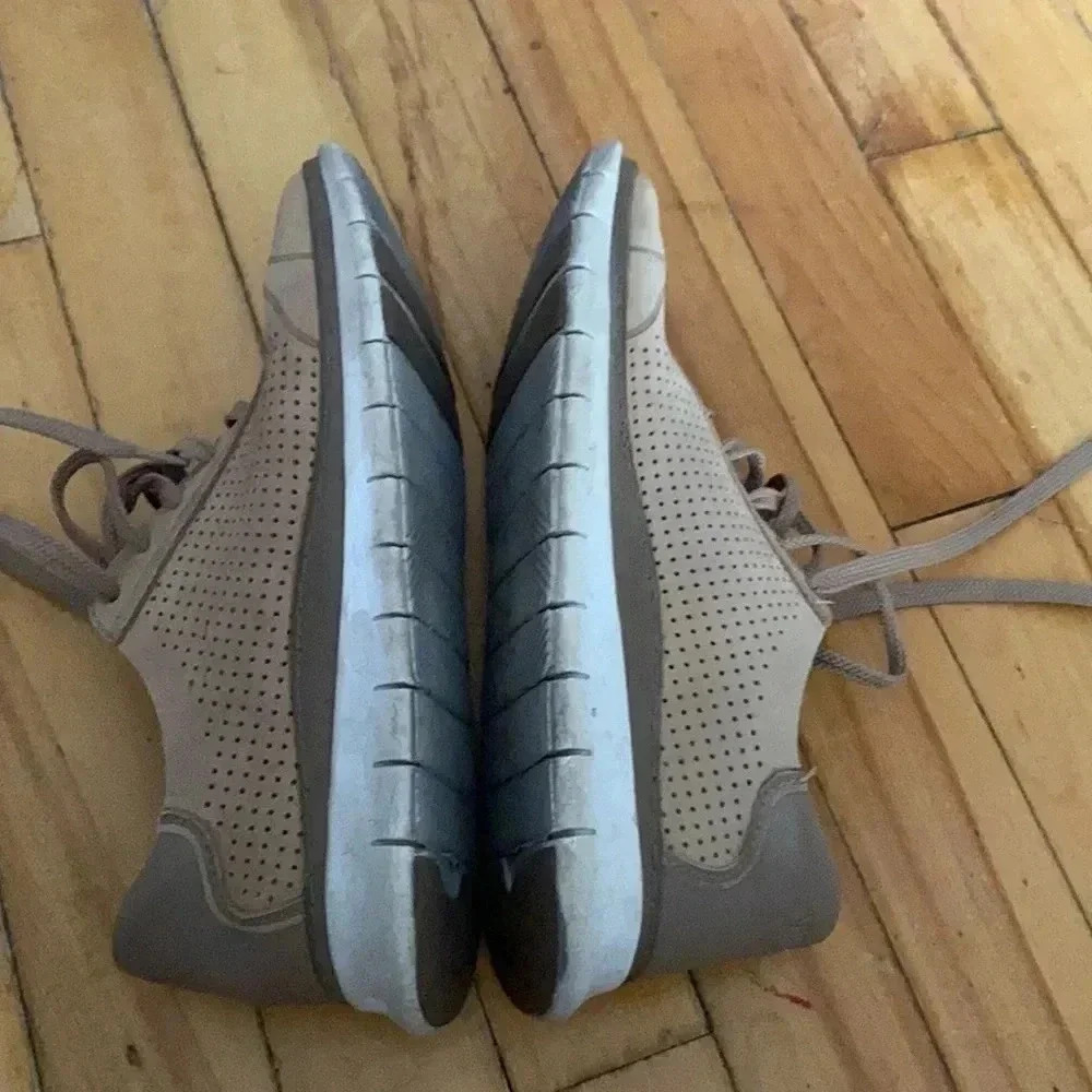 Vionic shoes - Picture 7 of 8